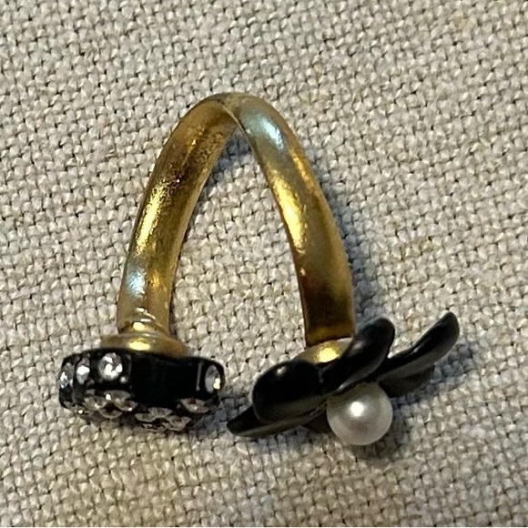 Chanel costume flower ring size 6 1/2-7 - Picture 10 of 12